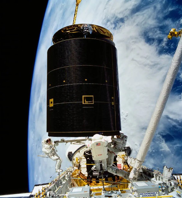sts-49 record breaking spacewalk